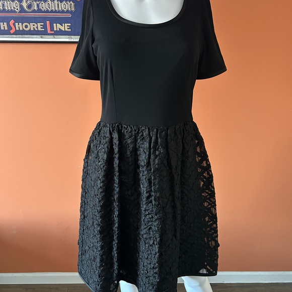 VINTAGE JEANNENE BOOHER black short-sleeved a-line dress - Picture 2 of 9